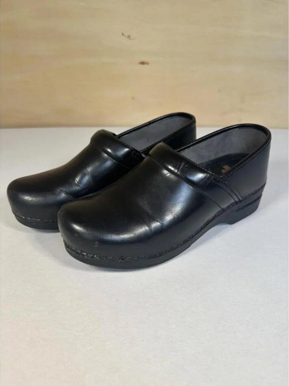 Dansko Staple Professional Black Leather Clogs EU 42 US 11.5-12 Slip Resistant